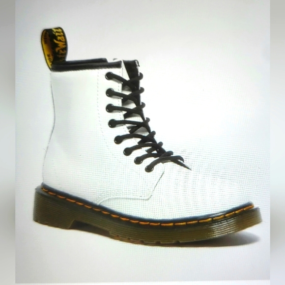 Dr. Martens Other - ♥️EUC♥️ DOC MARTENS GIRLS BOOTS
